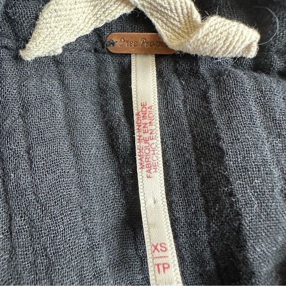 Free People The Voyager Shirt Dress Black XS Button Front Pleated Cotton Pockets - Picture 8 of 10